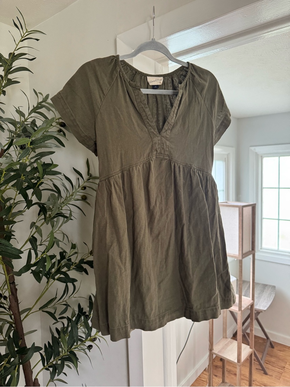 Casual Olive Green Women’s V-Neck Tunic Mini Dress